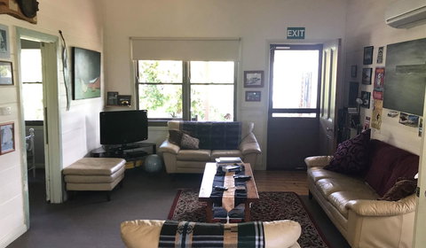 Port Campbell Guesthouse & Flash Packers - Accommodation Guide 6