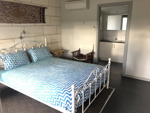 Port Campbell Guesthouse & Flash Packers - Accommodation Guide 2