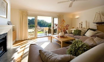 Lakeside Suites 2 - Accommodation Asia 1