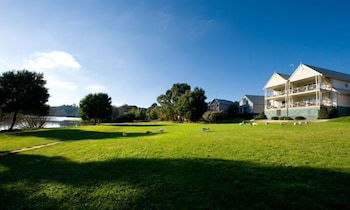 Lakeside Suites 2 - Accommodation Asia 4