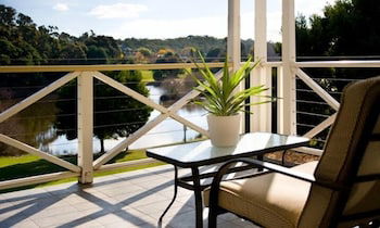 Lakeside Suites 3 - Accommodation Asia 3