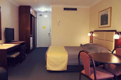 Charbonnier Motor Inn - Accommodation Asia 4
