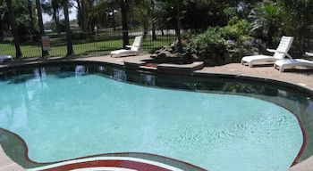 Charbonnier Motor Inn - Accommodation Asia 0