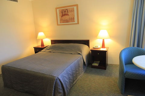 Charbonnier Motor Inn - Accommodation Asia 5