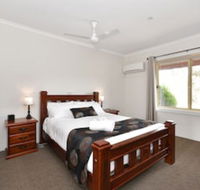 Inglewood Motel and Caravan Park