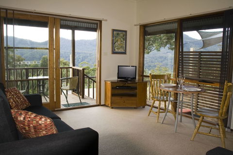 Banksia Park Cottages - Accommodation Guide 2