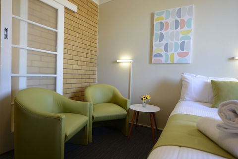 Sea Lake Motel - Accommodation Guide 4