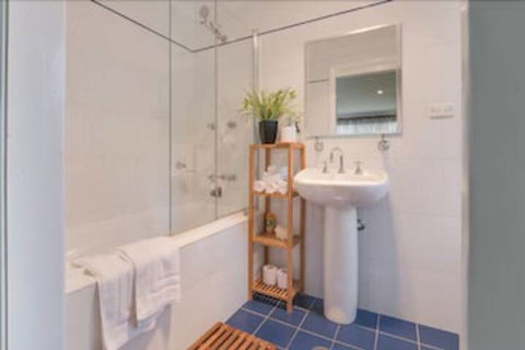 Mountainside B&B - Accommodation Asia 5