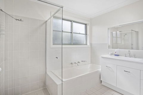 Tuscan Waterfront, 1/213 Soldiers Point Road - Accommodation Asia 7