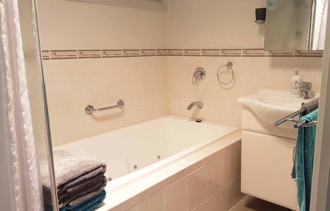 Admirals Inn - Accommodation China 4