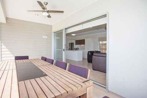 Petrie Beach Holiday Home - Accommodation Asia 2