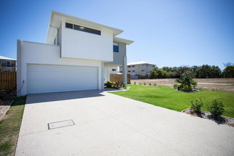 Petrie Beach Holiday Home - Accommodation Asia 3