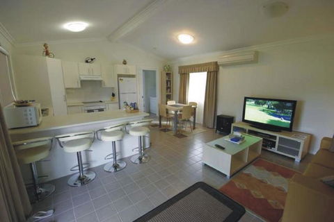 Broke Village Hideaway - Accommodation Asia 3
