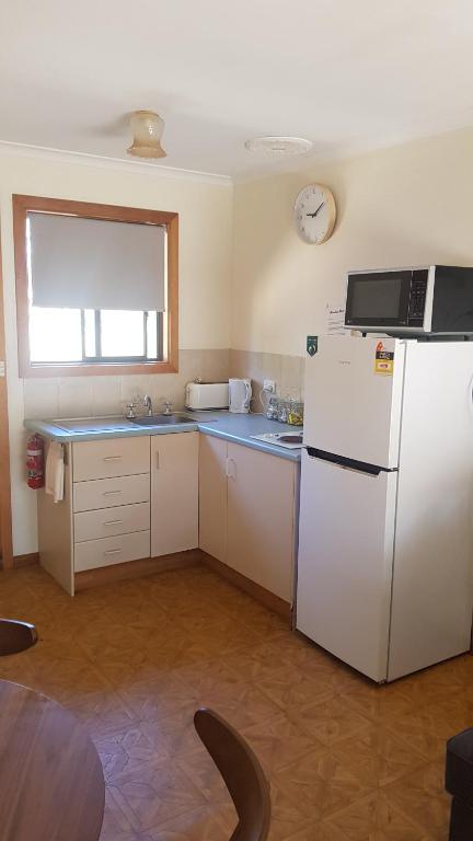 Parndana Hotel Cabins - Accommodation Asia 4
