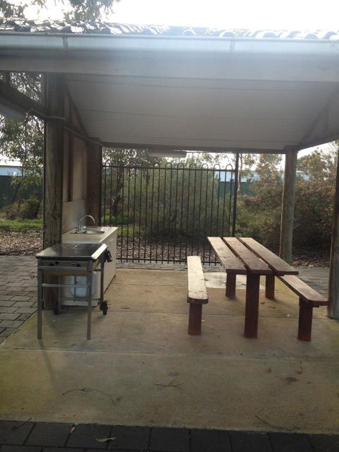 Parndana Hotel Cabins - Accommodation Asia 6