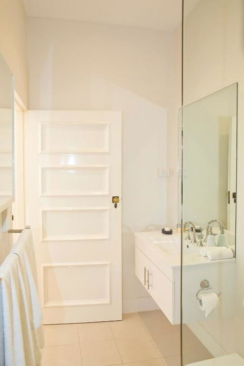 Mollisons - Accommodation Asia 1