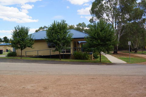 Tooleybuc River Retreat Villas - Accommodation Guide 4