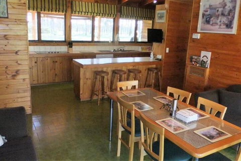 Gunyah Valley Retreat - Accommodation Asia 6