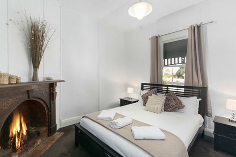 Lucy's Cottage Healesville - Accommodation Guide 3