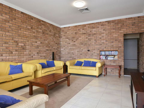 The House On The Lake At Fishing Point Lake Macquarie Honestly Put The Line In & Catch Fish - Accommodation Asia 1
