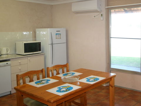 Lake Edge Holiday Units - Accommodation Asia 0
