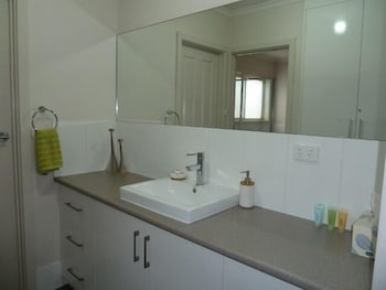 Hart Street Apartment - Accommodation Guide 0