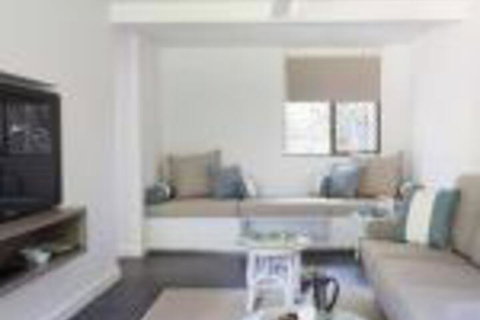 Bayshore Bungalows - Accommodation Guide 0