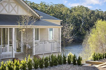 Lakes Edge - Accommodation Asia 3