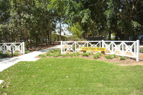 Honeybee Country Accommodation - Accommodation Guide 1
