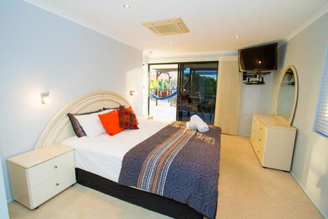 Moorings - Accommodation Asia 6