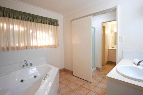 Verandahs - Accommodation Asia 3