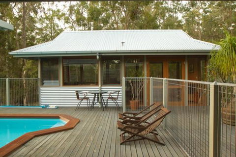 Bombah Point Eco Cottages - Accommodation Guide 6