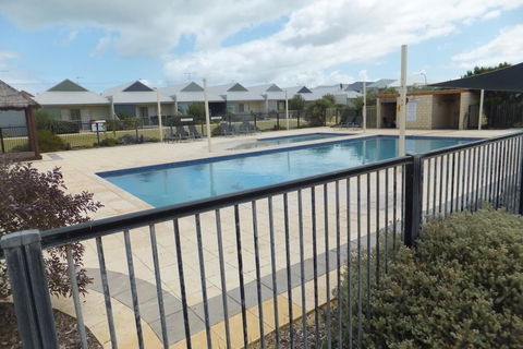 Seafront Unit 49 - Accommodation Asia 2