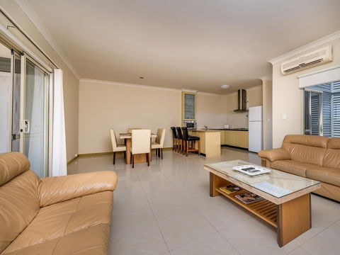 Seafront Unit 49 - Accommodation Asia 6