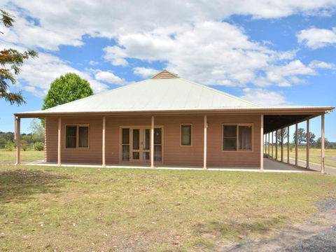 Grasmere Estate Homestead Hear The Lions Roar From Nearby Hunter Valley Zoo - Accommodation Guide 6