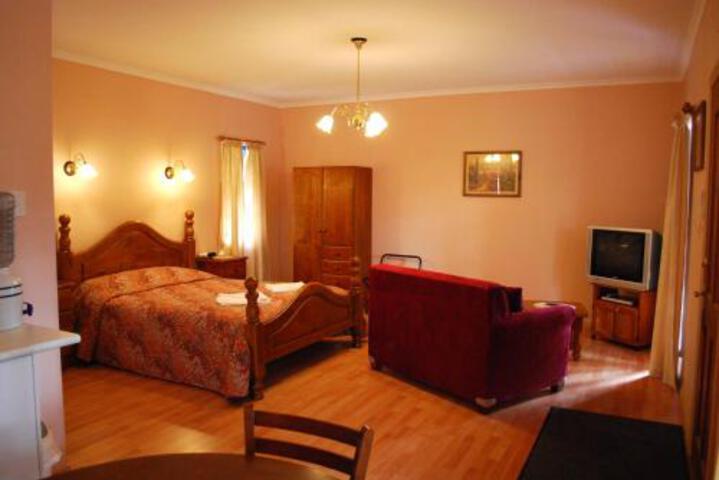Nairne SA Accommodation Asia