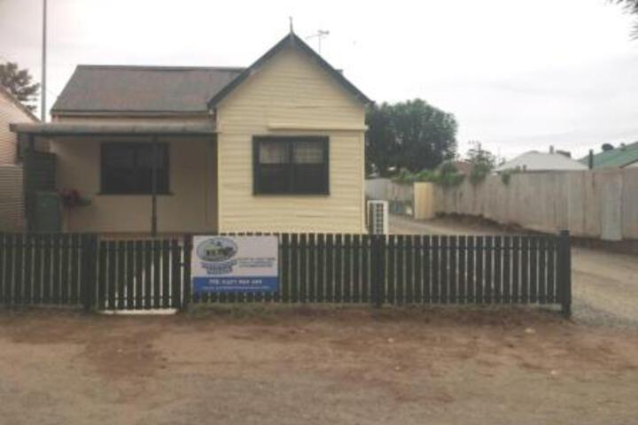 Gongolgon NSW Accommodation Asia