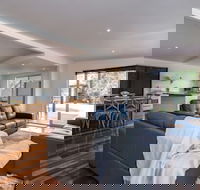 Tasman Surf House