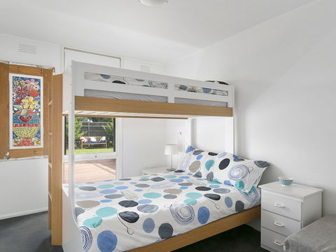 Front Beach Shack - Accommodation Guide 3