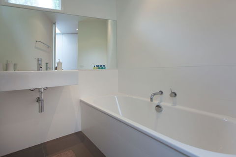 Sunseeker House - Accommodation Guide 2