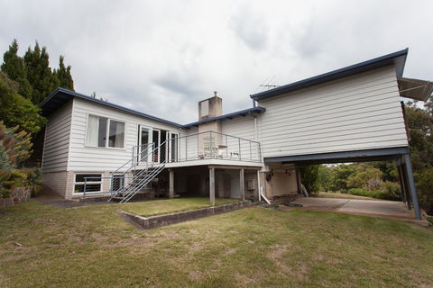 Sunseeker House - Accommodation Guide 0