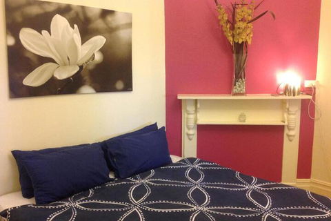 Shannon House - Accommodation Guide 4