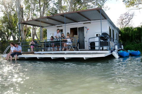 Renmark River Villas & Boats & Bedzzz - Accommodation Guide 3