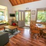 Alpine Arnica Cottage 2 - Accommodation Asia 0