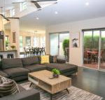 Decked Out at Bright - Accommodation Guide