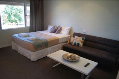 Forrest Beach Hotel - Accommodation Guide 3