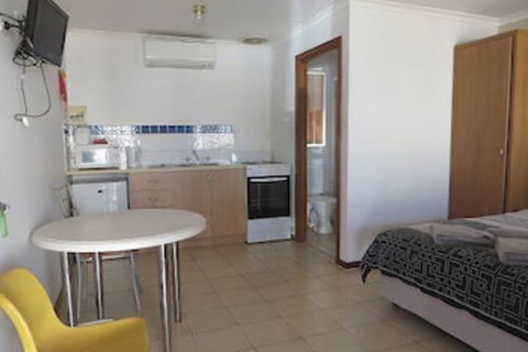 Blackrock Tourist Park - Accommodation Asia 2