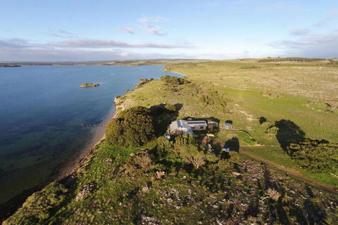 Ratcliff Cottage - Accommodation Asia 2