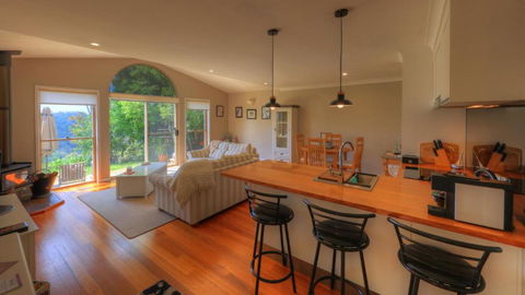 The Avenue At Montville Cottage - Accommodation Asia 1