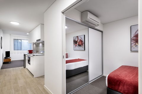 Ramada VetroBlu Scarborough Beach - Accommodation Asia 2